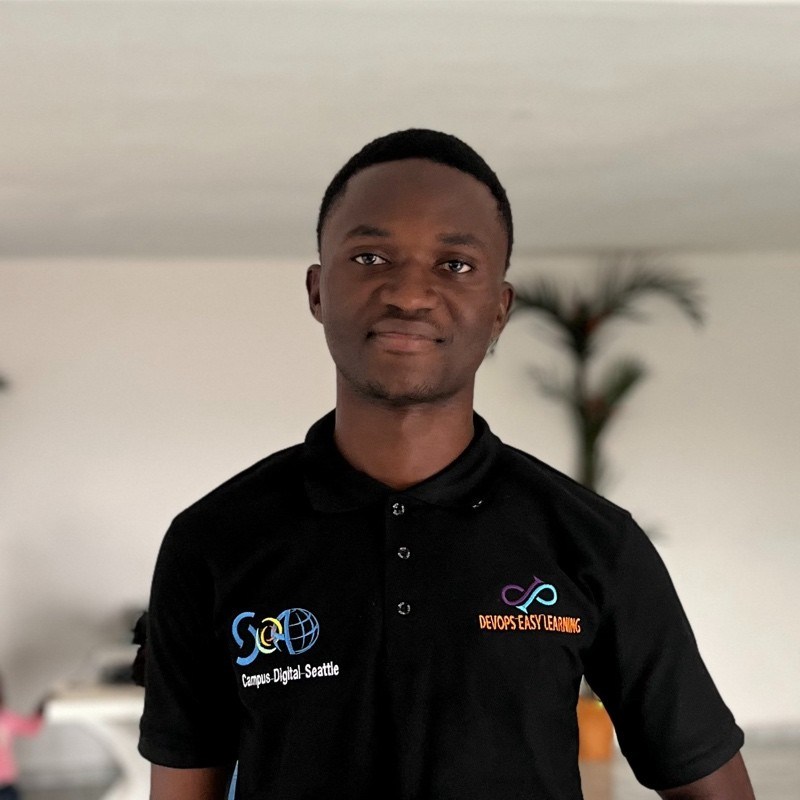 Portrait of Dexter NJIE Jr, General Manager of Kaevor Cloud